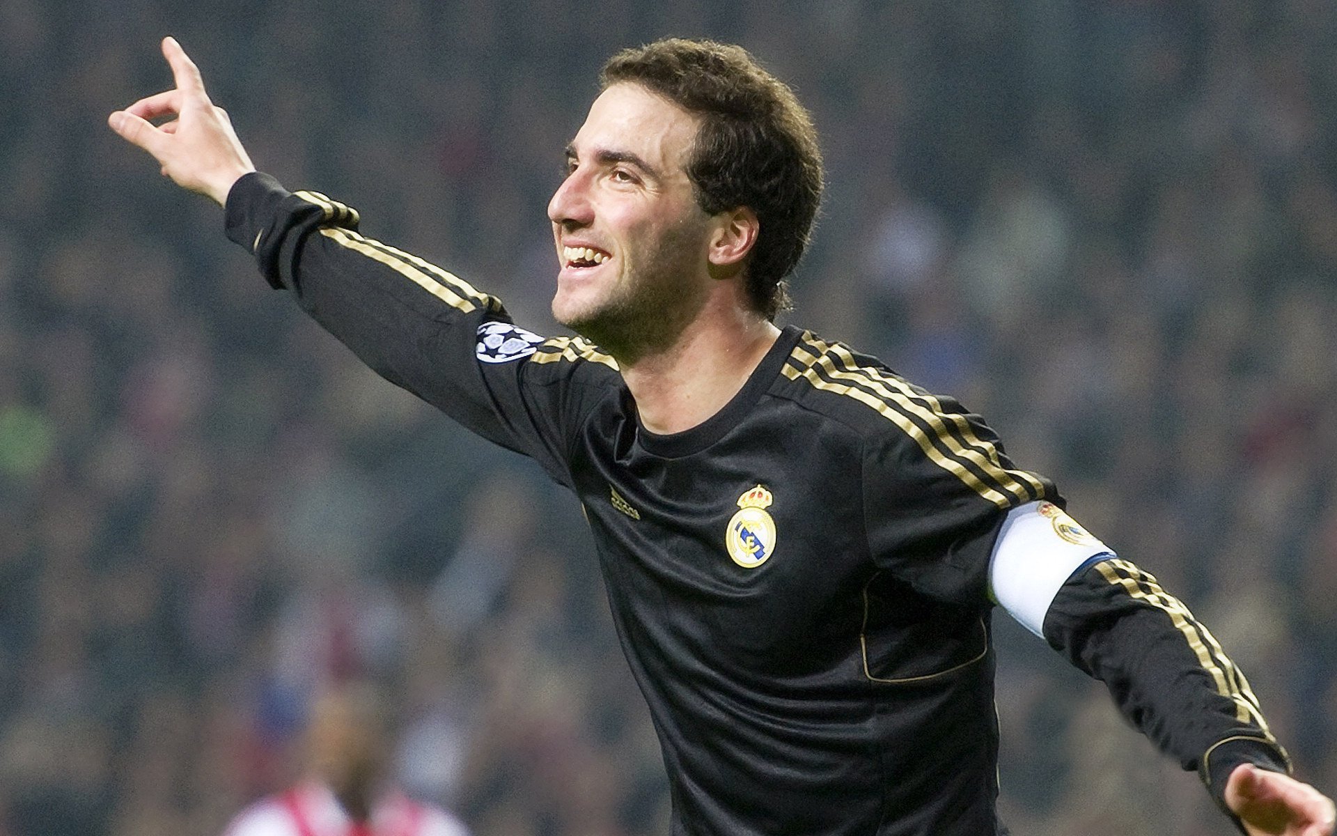 詹姆斯连续七场比赛得分超过回归赛场，湖人挑战极限！